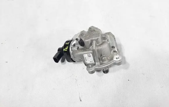 Volkswagen PASSAT B8 Fuel injection high pressure pump 05L130755B