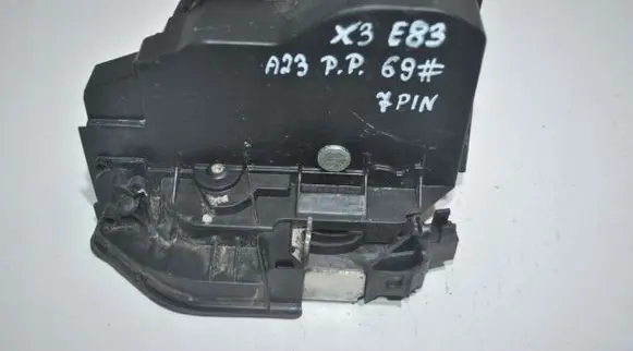 BMW X3 E83 Front door lock