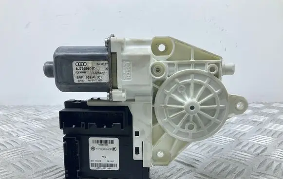 Audi TT TTS Mk2 Front door window regulator motor 8J7959801D