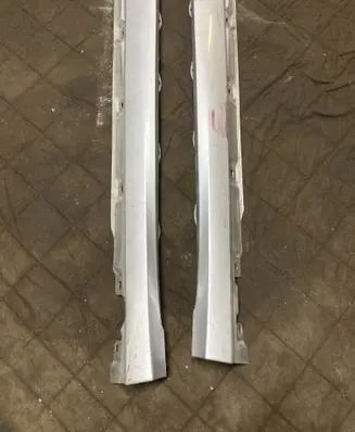 Mercedes-Benz R W251 Side skirt front trim A2516980754 A2516980854