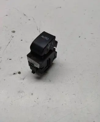 Toyota Corolla E120 E130 Electric window control switch 8481002041 37077B4A