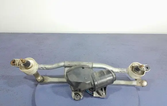 Front wiper linkage and motor