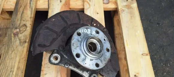 Volkswagen PASSAT B6 Front wheel hub