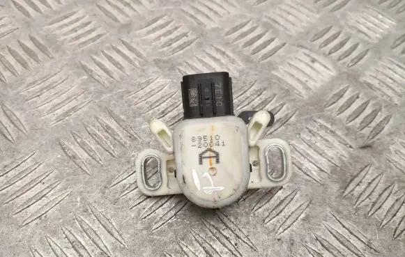 Lexus RX 450H Brake pedal sensor switch 8951020041