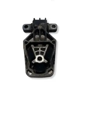 Mercedes-Benz B W246 W242 Engine mount bracket A2462401209