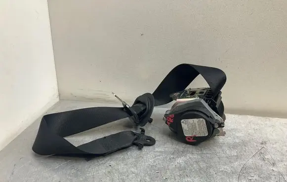 BMW 5 F10 F11 Front seatbelt 618120800 010R0000