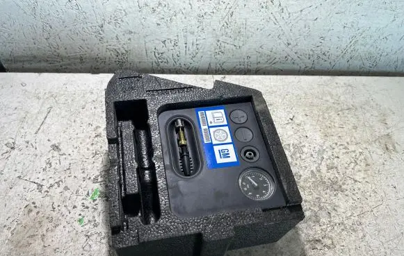 Opel Meriva B Tire air pump compressor 328912134