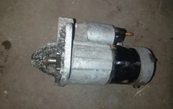 Nissan Qashqai+2 Starter motor 8200584675