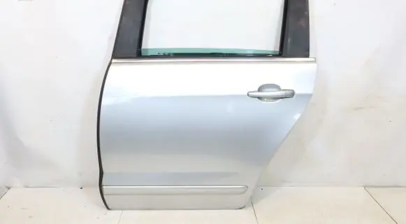 Peugeot 5008 Rear door 