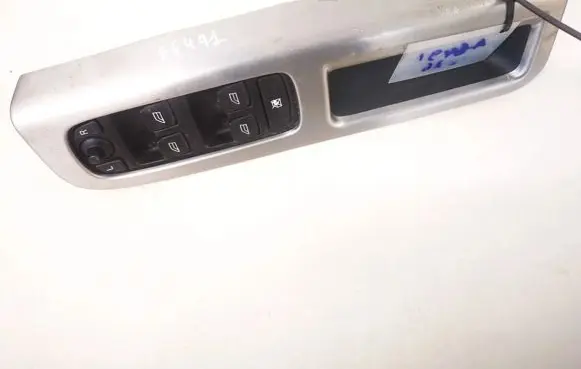 Volvo V50 Electric window control switch 8679666 3065844