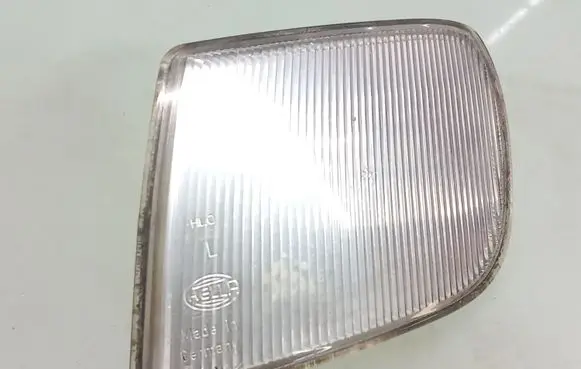 Volkswagen PASSAT B4 Front reflector 144569