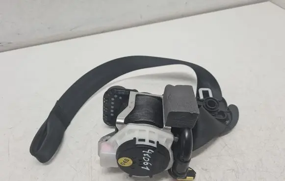 Volkswagen Golf VII Front seatbelt 7N0857737 3063559