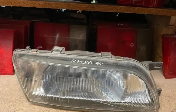 Nissan Almera Headlight/headlamp 1514 1514R