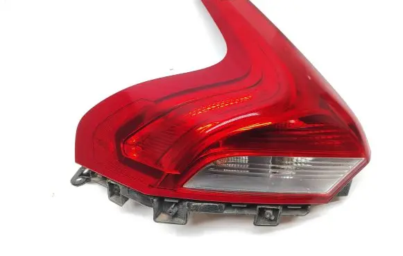 Volvo V40 Rear/tail lights 31283339 21220101 V0VVY5555SX