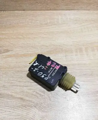 Volvo 850 Fuel tank cap lock motor 6817254