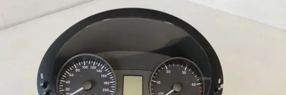 Mercedes-Benz Vito Viano W639 Speedometer (instrument cluster) A6399001100 6399001100
