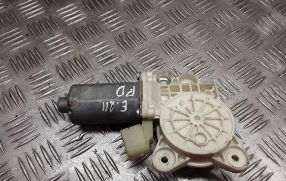 Mercedes-Benz E W211 Front door window regulator motor A2118203042 993627101 0130821971
