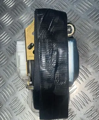 Toyota Corolla E120 E130 Front seatbelt L153004 050328