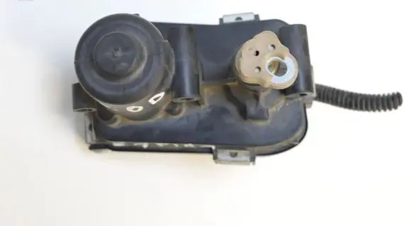 Opel Zafira C Intake manifold valve actuator/motor 8681KMV8N