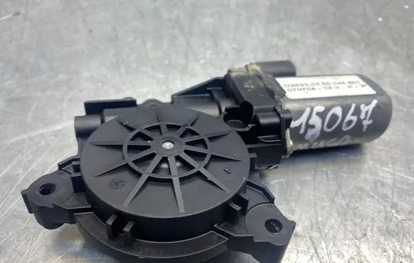 Lancia Musa Front door window regulator motor D2693 070704