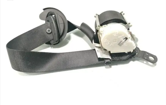 BMW X3 E83 Front seatbelt 33017492