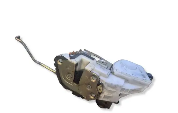 Mitsubishi L200 Front door lock MR432137