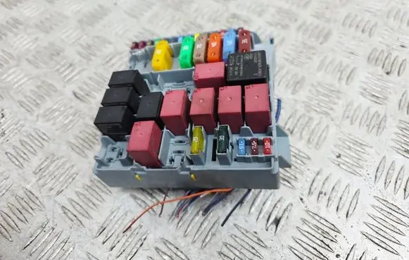 Fiat 500 Abarth Fuse module 51905216