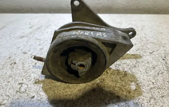 Mercedes-Benz A W168 Engine mount bracket A1682400018