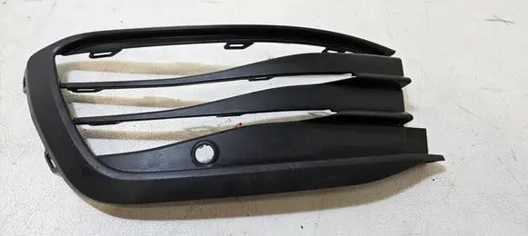 Volkswagen Golf VIII Front bumper lower grill 5H0853665J