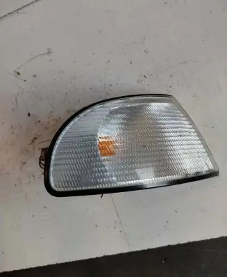 Audi A4 S4 B5 8D Front indicator light 014411514