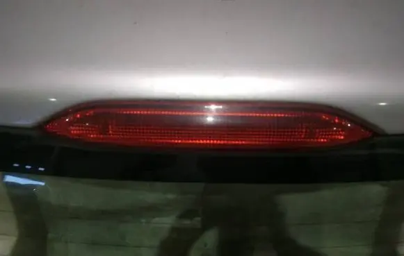 Mitsubishi Colt Third/center stoplight 