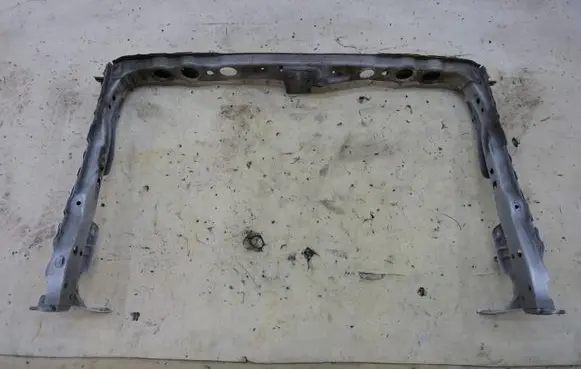 Toyota Avensis T270 Radiator support slam panel KRIS235789