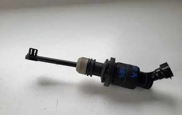Nissan Qashqai Clutch slave cylinder 