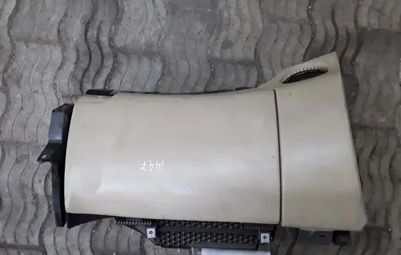 Mercedes-Benz CLS C219 Glove box set E048831021