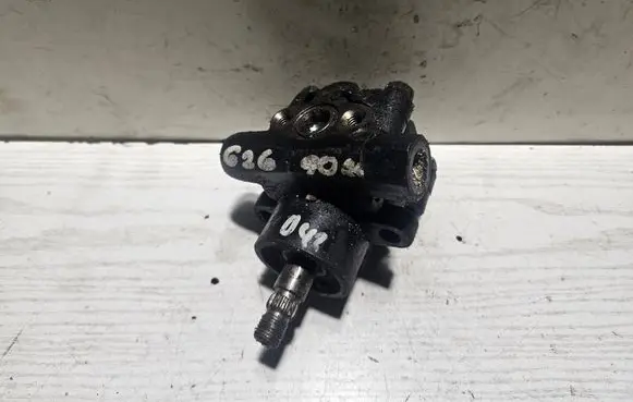 Mazda 626 Power steering pump 