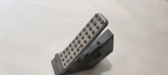 Mercedes-Benz GLC X253 C253 Accelerator throttle pedal A2533000104
