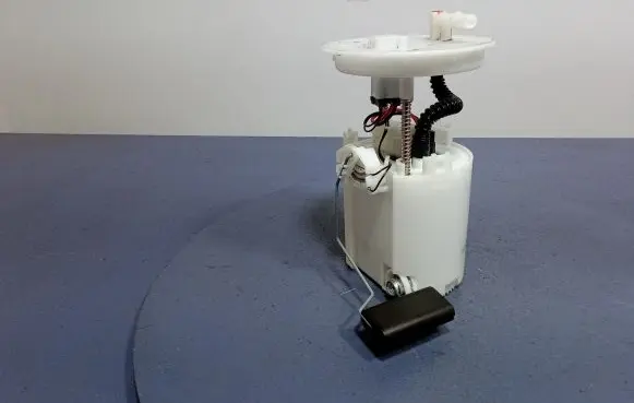 Suzuki Swift III In-tank fuel pump 15100-52R01