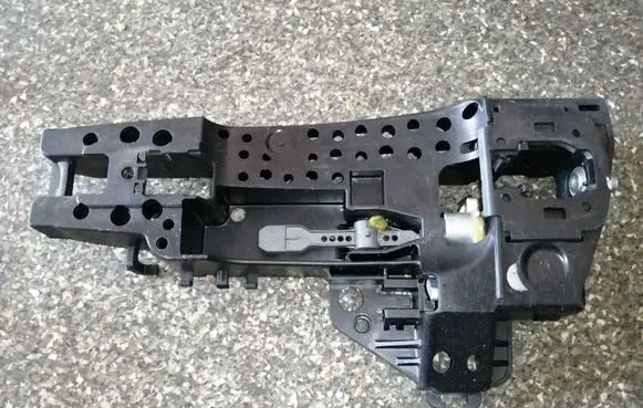 Rear door exterior handle/bracket