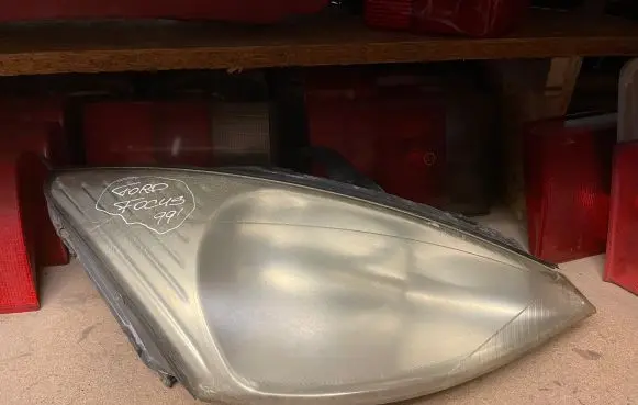 Ford Focus Headlight/headlamp 084311144 084311144R