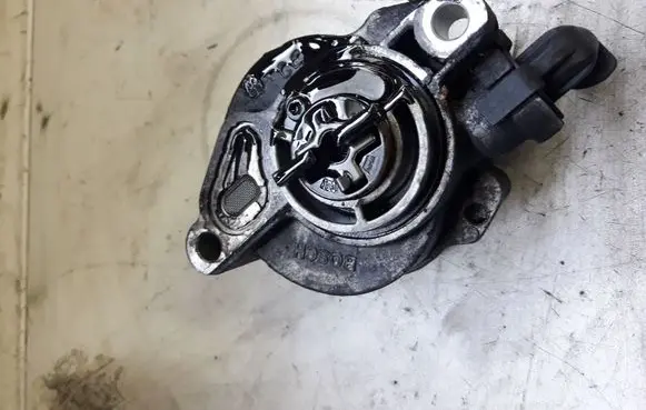 Citroen C4 I Vacuum pump
