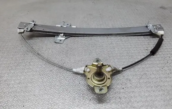 Hyundai Getz Front door manual window regulator 