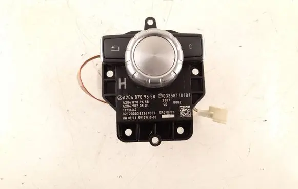 Mercedes-Benz C W204 Head unit multimedia control 2048709558 2048709958