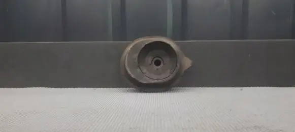 Fiat 500X Lower shock absorber bracket 
