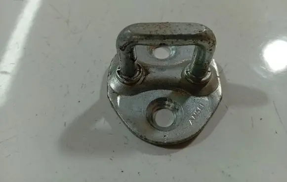 Peugeot 4007 Front door lock loop/hook striker 