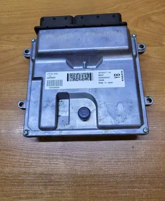 Volvo S80 Engine control unit/module 30743217AA 0000004022
