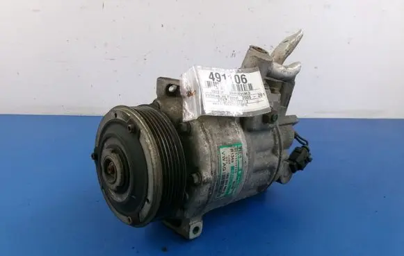 Volkswagen PASSAT B5.5 Air conditioning (A/C) compressor (pump) 1K0820803Q