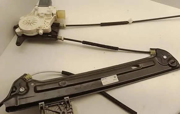 BMW 6 F06 Gran coupe Front door window regulator with motor 985159102