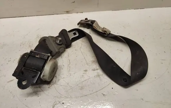 Subaru Forester SG Rear seatbelt F8697T