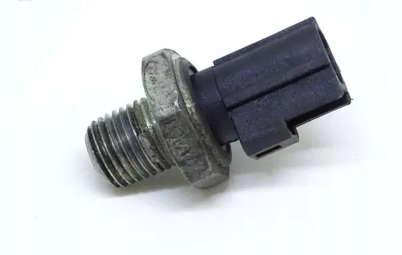 Ford Mondeo MK II Oil pressure sensor FORD_MONDEO_MK2_2.0_16V_CZUJNIK_CISNIENIA_OLEJU