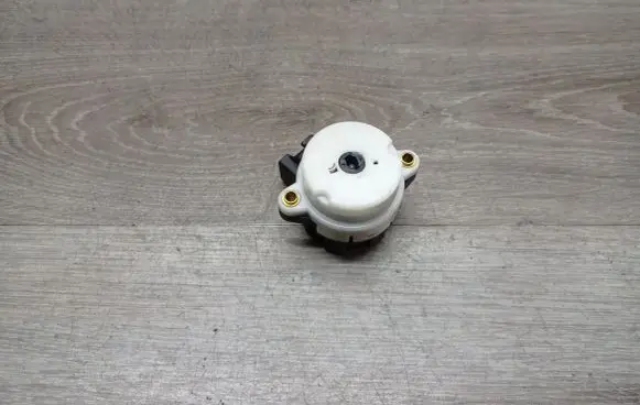 Volvo V70 Ignition lock contact 8645228